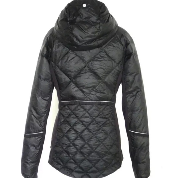 LULULEMON DOWN FOR A RUN JACKET Black Original Release SIZE 4,6 - Picture 2 of 11